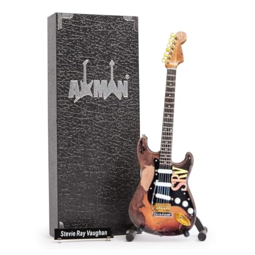 Stevie Ray Vaughan: Stratocaster med texten Number One Weathered Fender – miniatyrgitarrkopia