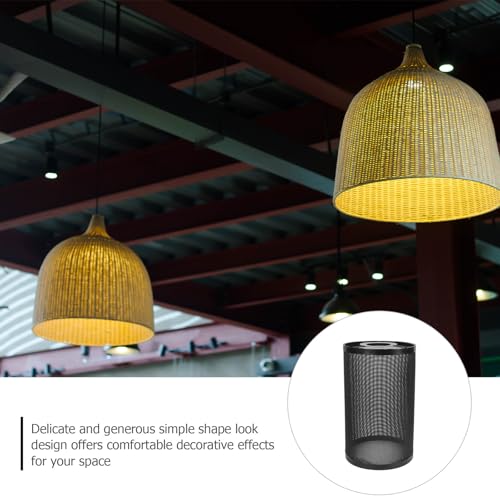 Abat-jour en métal noir avec protection lumineuse diffuse pour éclairage chic