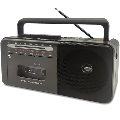 [Regalo ideale e senza problemi] Con un look nostalgico, dimensioni compatte e una combinazione della più recente e più grande tecnologia audio digitale e funzionamento semplice senza troppi pulsanti compositi, questo registratore a cassette è un regalo ideale per genitori, nonni, bambini e amici. Per garantire ai nostri clienti il miglior servizio possibile, garantiamo una garanzia di 12 mesi, rimborso di 30 giorni e un servizio clienti 24/7 24/7!
