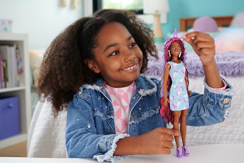 Barbie Fun & Fancy Muñeca con Accesorios de Peinado miniatura 2