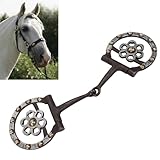 Design umanizzato: progettato secondo la struttura della bocca del cavallo, questo morso presenta una curva unica che riduce al minimo la pressione.Fornisci segnali chiari e delicati di svolta e arresto attraverso le redini, aiutando i cavalieri a ottenere un controllo preciso garantendo al tempo stesso la salute orale del cavallo e la volontà di collaborare.