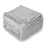 plaid protection voiture chien 🏠 UTILISATION POLYVALENTE: Notre couverture pour chien est conçue pour un usage quotidien à la maison comme en voyage. Idéale pour protéger le sol, mais aussi pour recouvrir canapés, fauteuils et sièges de voiture avec élégance. Cette couverture pratique et facile à transporter assure confort à votre chien et tranquillité d'esprit à son propriétaire, où que vous alliez. De plus, lors de nombreuses fêtes comme Noël (Christmas), elle constitue un cadeau attentionné et réconfortant à offrir à votre animal de compagnie.