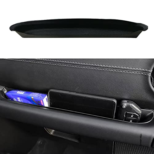 車のグローブボックスには何を入れる 外し方や収納グッズ ダッシュボードとの違い Moby モビー