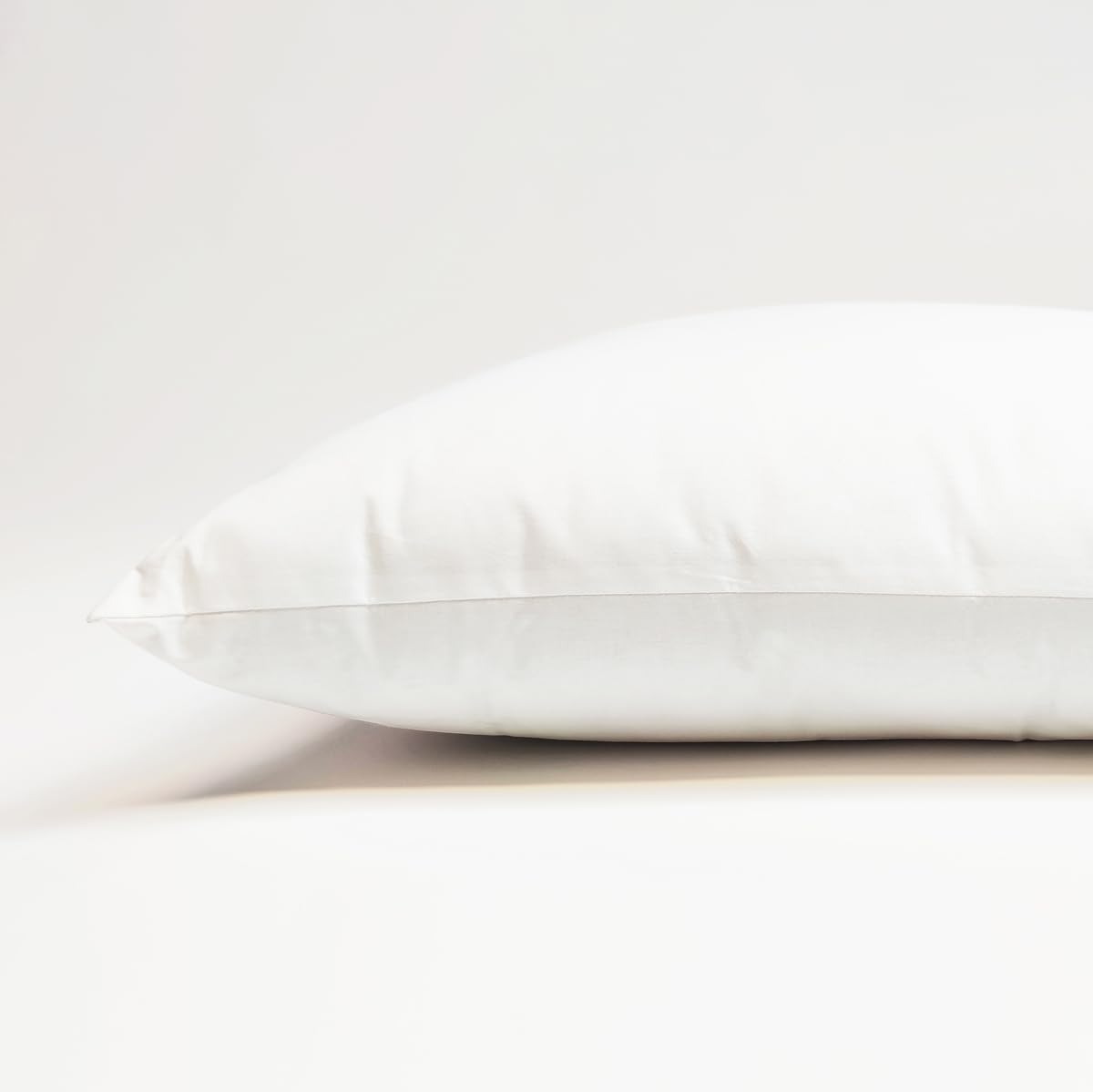 Oreiller Medium Extra-Doux 60 x 60 cm - Toile 100% Cotonlogique - Garnissage Synthétique Recyclé - Confort Thermo Régulant - Lavable à 40°C