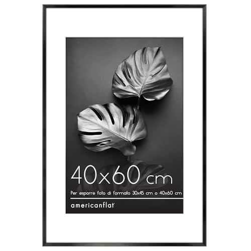 Esponi i Tuoi Ricordi: Questa cornice 40x60 cm è un posto speciale per custodire i tuoi ricordi più preziosi. Il passepartout incluso ti permette di adattarla anche a foto da 30x45 cm. Il vetro resistente agli urti esalta i colori con eleganza.