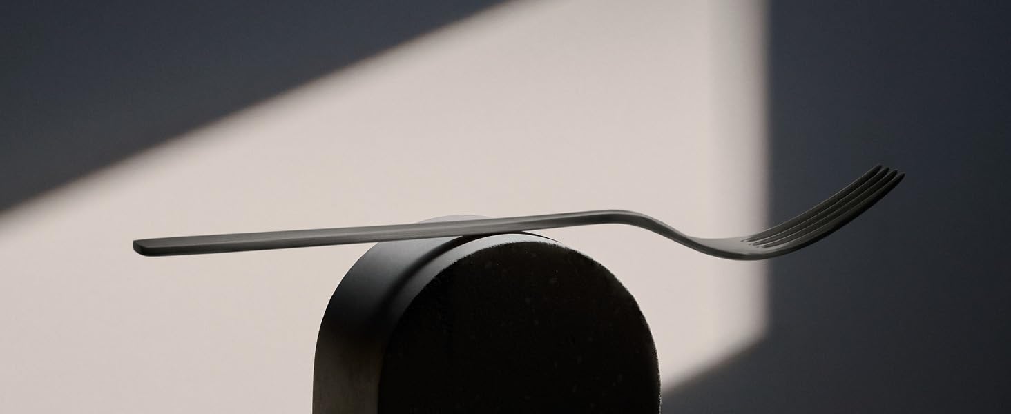 WMF Boston Black Besteckset, 24-teilig, 6 Speisen, Cromargan-Edelstahl mit polierter Oberfläche, spülmaschinengeeignet