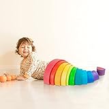100% madera de pino natural: en lugar de esos artículos similares hechos de álamo o madera no natural, cada arco arco iris en nuestro apilador de arco iris está hecho de madera de pino maciza y nunca se agrieta fácilmente. También se admite que es la materia prima de alta calidad aplicada a juguetes de madera y ampliamente adoptada por muchas marcas de juguetes conocidas.