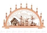 erzgebirge holzkunst fensterbilder  Rudolphs Schatzkiste Schwibbogen mit Haus und Wintersportlern, elektrisch beleuchtet, innenbeleuchtetes Gebäude Breite x Höhe x Tiefe 66 cmx42 cmx15 cm NEU Erzgebirge Lichterbogen Fensterbild