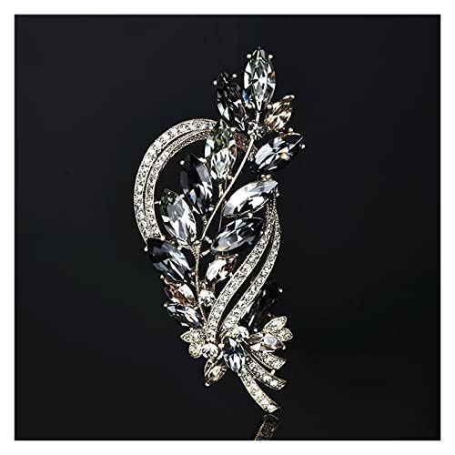Broche cristal vintage pour sublimer votre manteau en soirée