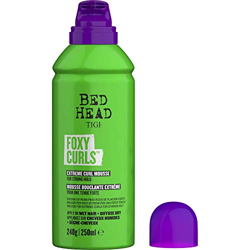 BED HEAD by TIGI - Foxy Curls, Espuma fijadora para pelo rizado, fijación fuerte, 250 ml - imagen 4