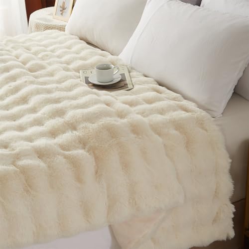 Gezu Kuscheldecke Flauschig Plüsch Decke 150x200cm Beige Super Weiche Kuschelige Fuzzy Bettdecken Kaninchen Kunstfell Decke Leichte Decken Warme Kuscheldecke für Couch Bett Sofa Schlafzimmer Büro