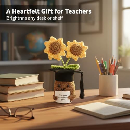 Muñeca de ganchillo para regalo de maestra miniatura 6