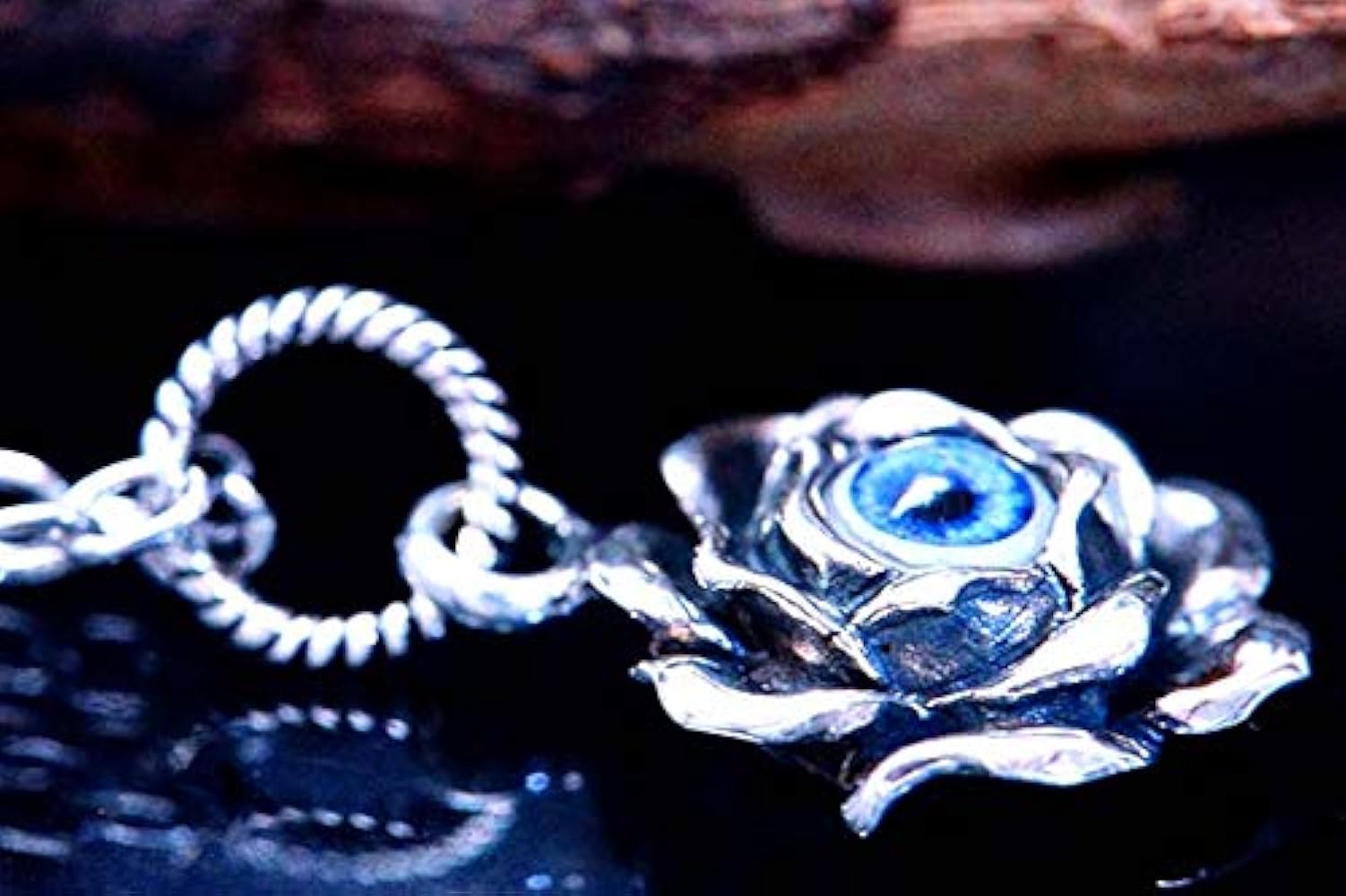 フローラルデザイン ゴシック ネックレス Amazon | 目玉 ブルー 青 薔薇の花 フラワー ゴシック調