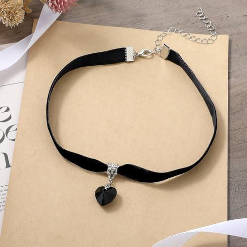 Yolev Choker Kette Damen Samt Herz Halskette Schwarz Gothic Choker Halsband Vintage Trachtenkette Herzkönigin Kostüm Damen für 80er 90er Party Valentinstag Halloween Cosplay (Schwarz)