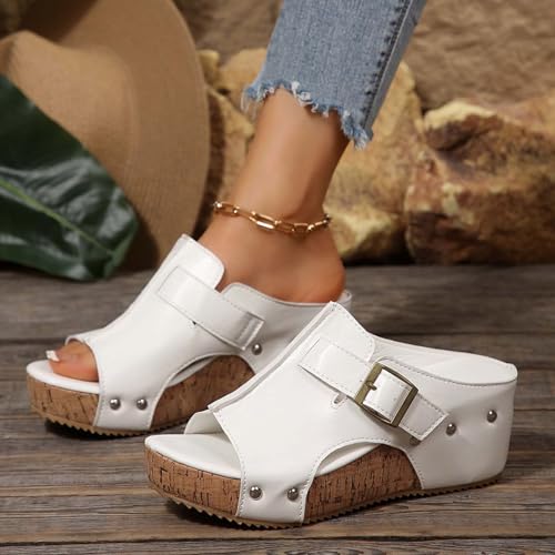 Mules compensées à clous style romain, le chic estival affirmé - 3