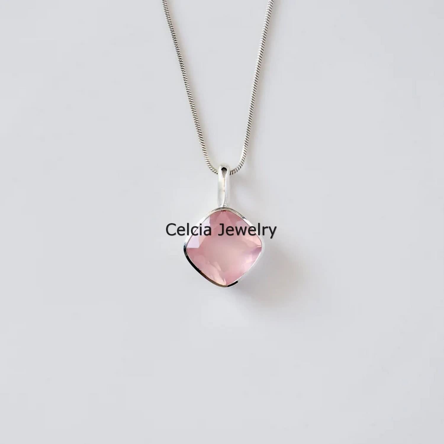 Sólido collar de plata de ley 925 para mujer, collar de piedra natal de octubre hecho a mano único con piedra preciosa rosa facetada de cuarzo rosa genuino