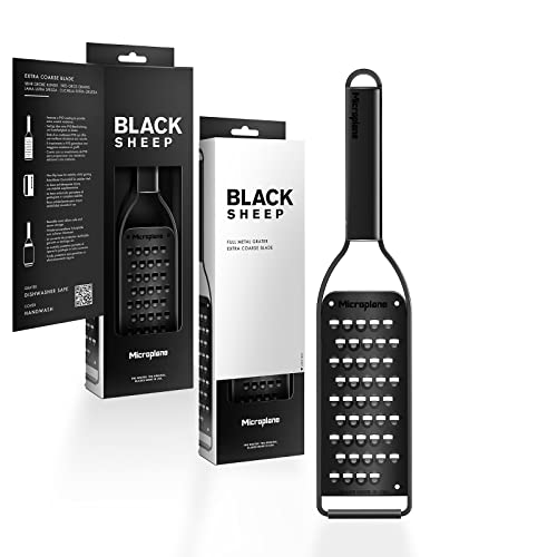Microplane Rallador de cocina muy grueso con hoja de acero inoxidable fabricada en Estados Unidos para queso, patata, calabacín, zanahoria, manzana y col de la serie Black Sheep