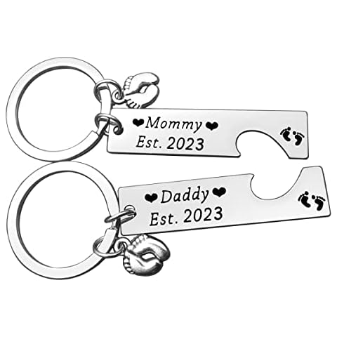 New Parents Gift Mommy to Be Gift Parents to be Keyrings Pregnancy Announcement Gifts Mommy and Daddy Est 2023 Keychain Set First Time Dad Gifts New Mom Keychain Cover