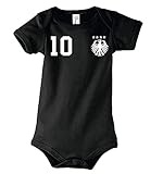 Ein Must-Have als Statement für alle Fans! Der Kinder Baby Strampler für Fußball Fans im sportlichen Trikot Look eignet sich perfekt als Fanartikel für den 12. Mann.