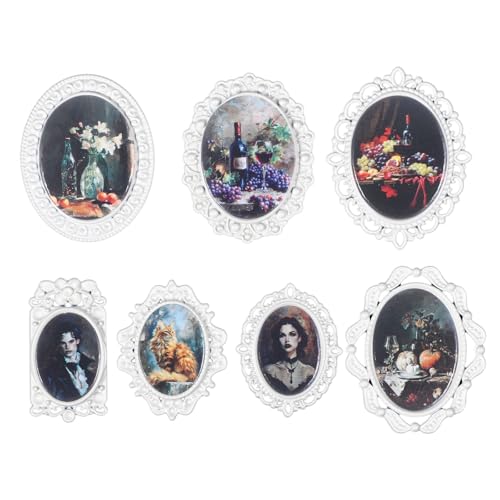 Lot de 7 mini cadres photo ovales blancs vintage avec 7 photos miniatures, petits cadres photo antiques à l'échelle 1/12, accessoires pour maison de poupée,...