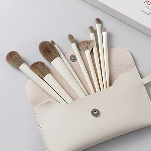 Pinceaux de maquillage soft pour un teint frais du matin au soir