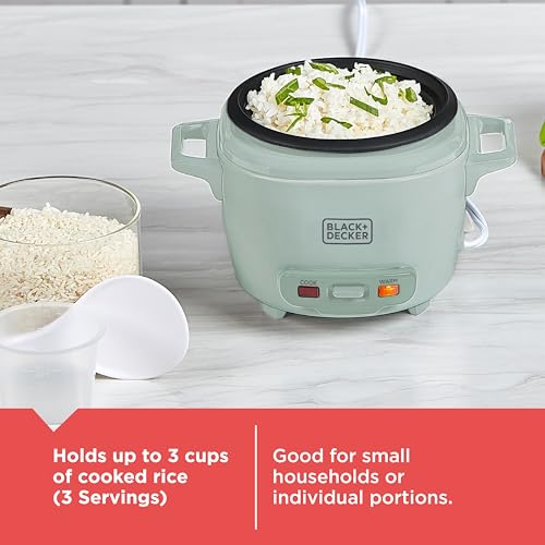 BLACK+DECKER 3-Cup Cooked (1.5 Cups Uncooked) Rice Cooker, Removable Nonstick Bowl, One-Touch Operation, Surf Spray by BLACK+DECKER - Used condition - Image 4