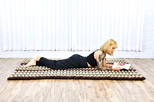 Image of Leewadee - Foldable Floor Mattress - Japanese Roll Up Futon -Trifold Tatami Mat- Guest Floor Bed - Camping Mattress - Thai Massage Mat, Kapok Filled, 75 x 57 inches, Brown