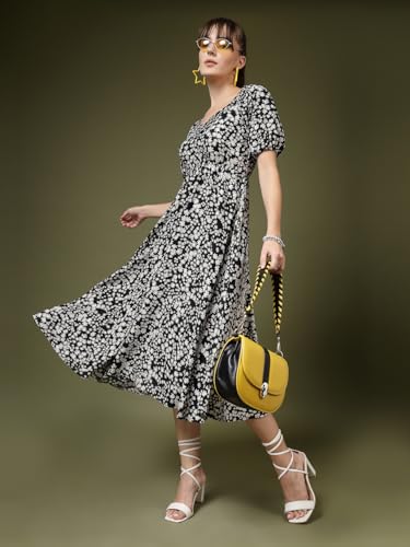 Image of OOMPH! Below Knee Shift Pink Dress in Crepe Fabric with Round Neck and Puff Sleeves - md619l