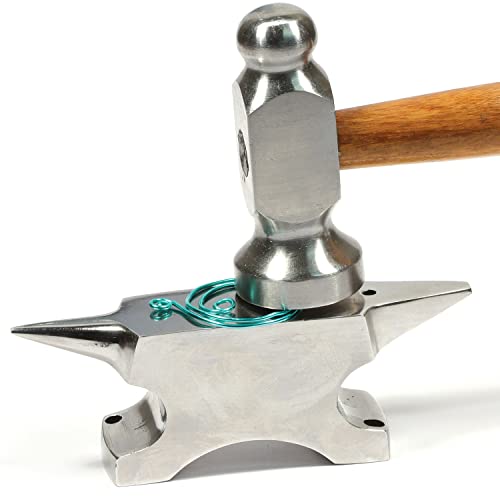 Enclume miniature Beadsmith double corne sur l'établi du bijoutier