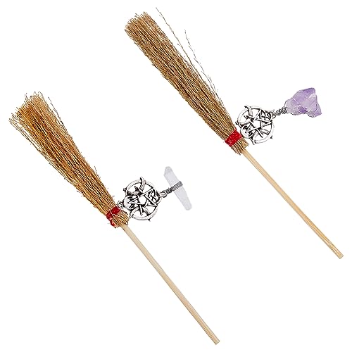 SUPERFINDINGS 2Pcs Mini Straw Brooms with Crystal Charms 16.5cm Halloween Witches Doll Tiny Brooms Straw Craft Halloween Decoration Prop Cosplay Party