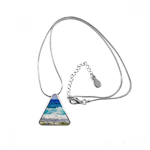 Collier vague de mer en métal : finis les bijoux de plage qui noircissent
