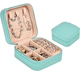【Premium-Material】Aucuu Schmuckkästchen klein reise außen besteht aus hochwertigem PU-Leder, das langlebig, geruchlos, wasserdicht und feuchtigkeitsbeständig ist.Schmuck-Organizer das Innere der Schmuckschatulle besteht aus hochwertigem Samt, der Ihren Schmuck vor Staub, Fingerabdrücken, Kratzer und Beschädigungen, daher ideal für die Aufbewahrung zu Hause oder auf Reisen