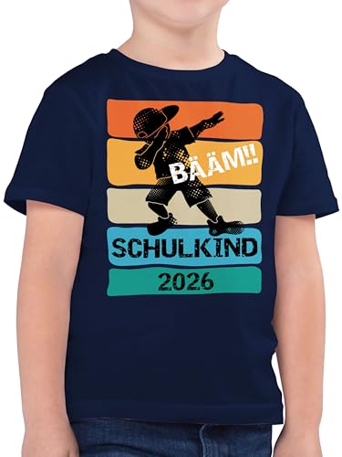 Kinder T-Shirt Jungen - Junge - Bääm! Schulkind 2026 Geschenk Einschulung Geschenke Schulanfang Geschenk Schulkind I - 128 (7/8 Jahre) - Dunkelblau - Schule Tshirt 2023 einschulungsshirt