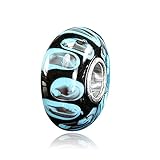 Stylischer Materia Murano Glas Bead in schwarz und hellblau. Gesamtmaße: 7x13mm | Lochdurchmesser: 4,5mm