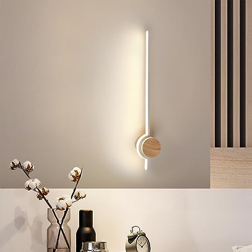 Biała liniowa lampa ścienna z drewnianą podstawą, do sypialni, salonu, łazienki i przedpokoju (77 cm)
