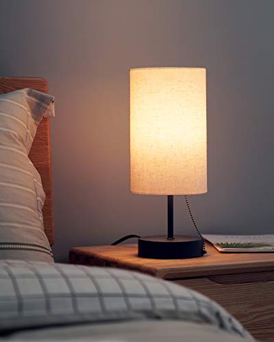 AUKEY Table Lamp, Fabric Shade Bedside Lamp with Warm White E26 LED Bulb and Dual USB Charging Ports for Bedrooms, Living Rooms, and Offices