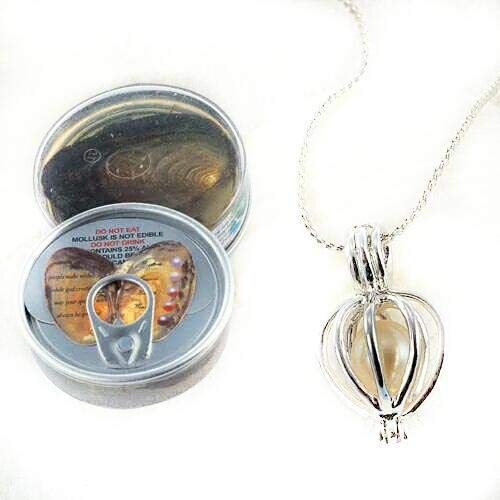 Women's Natural Pearl Oyster with Necklace (Silver)