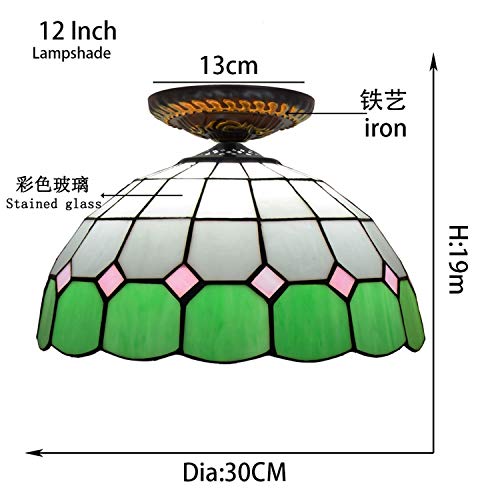 Plafonnier en verre Tiffany salon sombre solution éclairage vert chaleureux