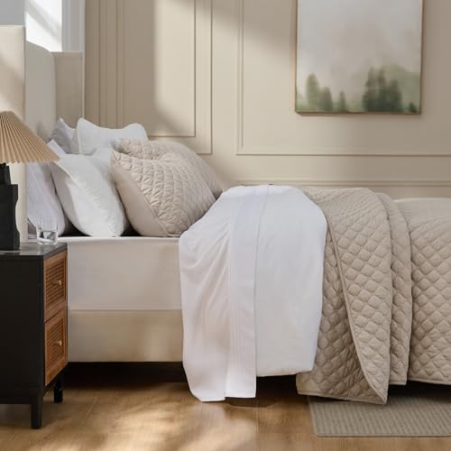 Image of Bedsure Quilts Queen Size - Lightweight Queen Comforter Set with Classic Honeycomb Quilting, Soft Quilt Bedding Set, Taupe Bedspreads Coverlet for All Seasons with 2 Pillow Shams (90 inch x 96 inch)