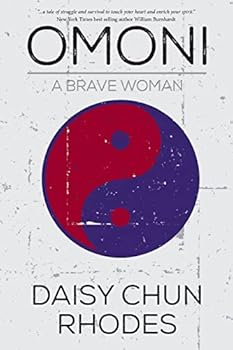 Paperback Omoni: A Brave Woman Book