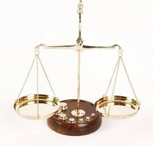 Báscula de equilibrio de latón con base de madera miniatura 4