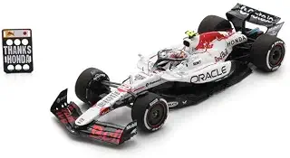 スパークレッドブルレーシングF1チーム 2025年モデル公式グッズ 日本GP特別版 角田由樹 1/43スケールモデル ピットボード付きレーシングカー
