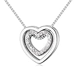 ✔ Love to love! Zauberhafte silberfarbene Damenkette mit funkelndem Anhänger in Herzform. Der offene Anhänger besteht aus zwei ineinander ruhenden Herzen und ist mit vielen kleinen strahlenden Strass Steinchen besetzt. Must have für Verliebte!