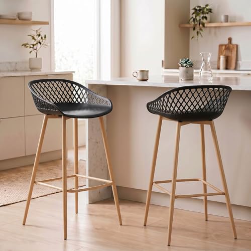 IDIMEX Lot de 2 tabourets de Bar IREK Chaise Haute pour Cuisine ou comptoir au Design Retro avec accoudoirs, en Plastique Noir et métal décor chêne Sonoma,...