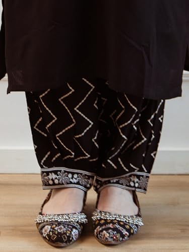 Image of INDO ERA Women's Viscose Rayon Embroidered Straight Kurta With Pant Set (IEOUT6942)