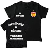 Die spanische Fußballnationalmannschaft vertritt Spanien seit 1920 in internationalen Fußballwettbewerben der Männer. La Furia Roja hat außerdem drei kontinentale Titel gewonnen und ist die einzige Nationalmannschaft mit drei aufeinanderfolgenden großen Titeln. Ihre Erfolge haben viele Experten und Kommentatoren dazu veranlasst, die spanische Mannschaft von 2008 bis 2012 als eine der besten in der Geschichte zu bezeichnen.