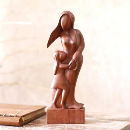 Estatua de Madera Natural Madre e Hija 14.25 in miniatura 2