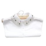 El collar falso de moda es el accesorio más destacado.