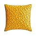 Złoty żółty Poszewka, 65x65 cm (26"x26") Aksamit Poszewka na poduszkę, Poszewka na poduszkę zWzór i pikowana, Natura i kwiatowy Poszewka na poduszkę, Współczesny - Honey Bloom