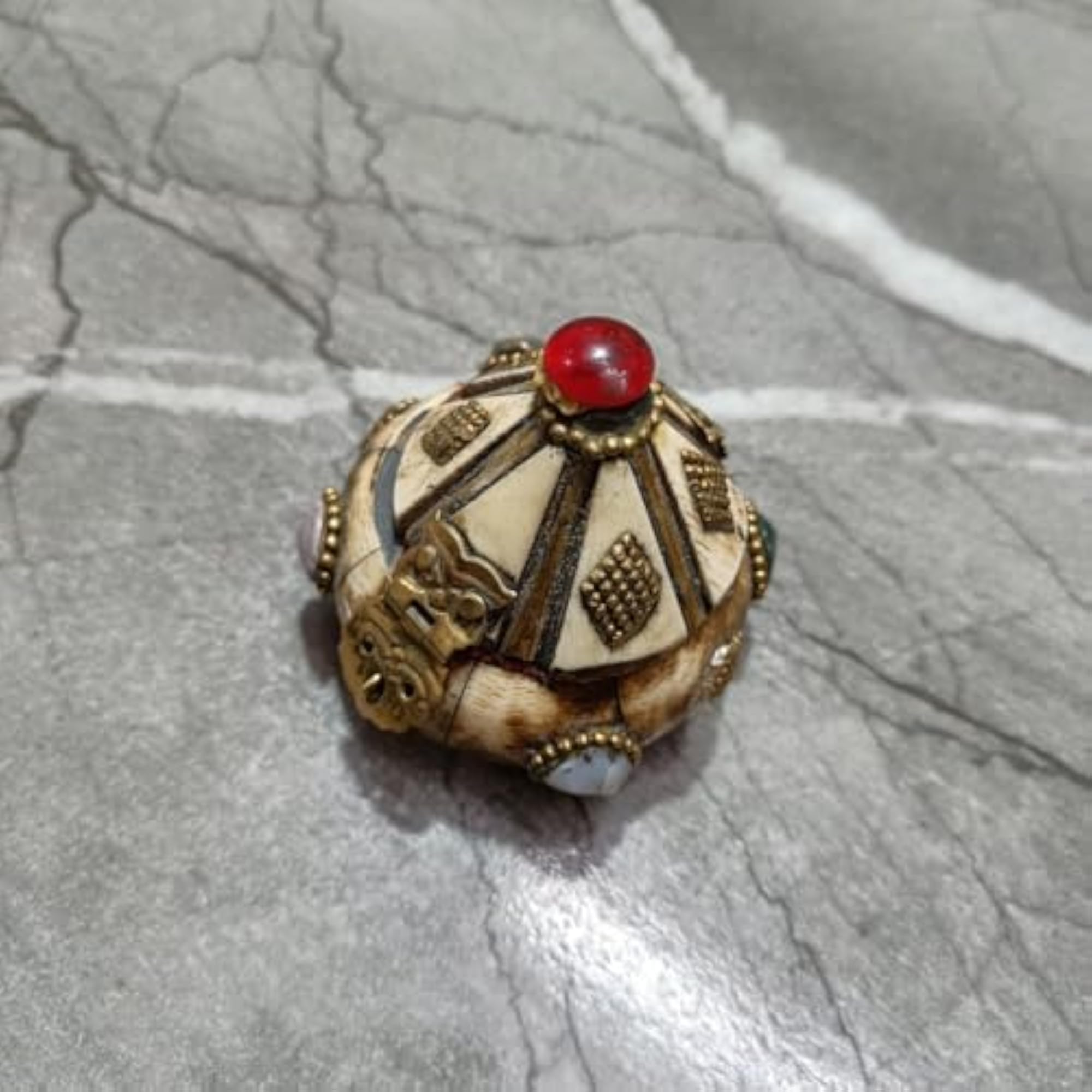 ROUND SHAPE BONE JEWELRY BOX, Handmade Camel Bone Trinket Box